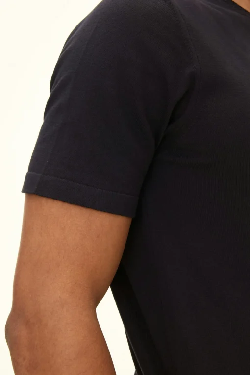 Slim Fit Fine Knitted T-shirt