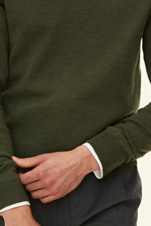 Slim Fit Fine Merino Wool Roundneck Sweater